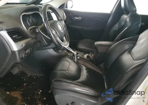 2015 Jeep Cherokee Trailhawk z USA, uszkodzony, nr VIN 1C4PJMBS5FW589098